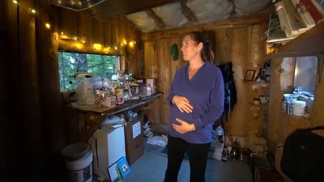 Family Living Off The Grid In The Alaskan Wilderness ~ Tiny House Cabin Tour смотреть онлайн