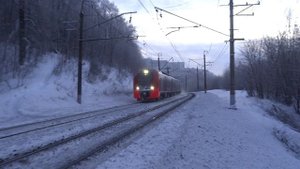 город уфа уфимская электричка поезд ласточка уфа-аша вечерняя. 5 января 2023.1627 км висячий камень