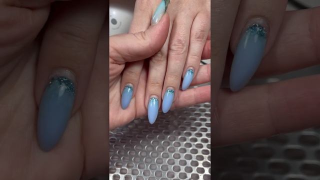 #2023 #ногти #маникюр #моделированиеногтей #маникюробучение #nailideas #naildesign #блёстки