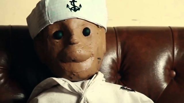 Больше 100 лет эта кукла наводит ужас на всех! И вот почему… смотреть онлайн