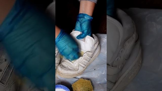 ОТМЫВАЕМ КРОССОВКИ. 3 ЧУДО СРЕДСТВА. Белые кроссовки без усилий. Тестируем и сравниваем.