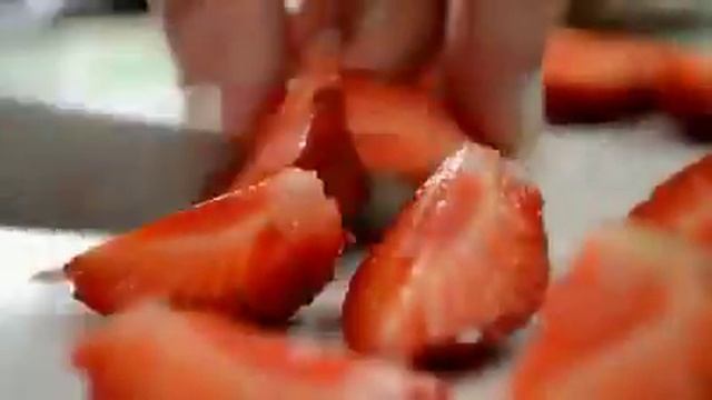 Молочное желе с фруктами смотреть онлайн