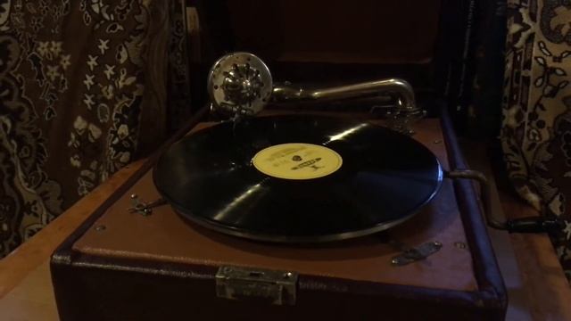 Патефон "Дружба" после реставрации смотреть онлайн