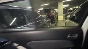 Осмотр автомобиля Toyota Prius 1.8 Hybrid в Южной Корее.