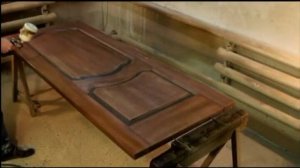 Восстановление лакокрасочного покрытия двери.