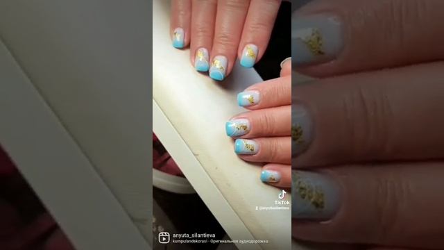 короткие квадратные ногти голубой маникюр градиент быстрый легкий дизайн nails manicure
