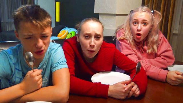 ОГРОМНЫЙ Боби СОЖРАЛ ВСЮ НАШУ ПИЦЦУ!! СЕРИЯ 2 !! Ledi Kapa смотреть онлайн