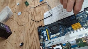 Dell Latitude 7290: how to replace the keyboard (in 19 steps!)