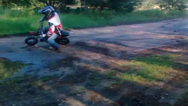 Kacek oborniki 50cc po deszczu 02 смотреть онлайн