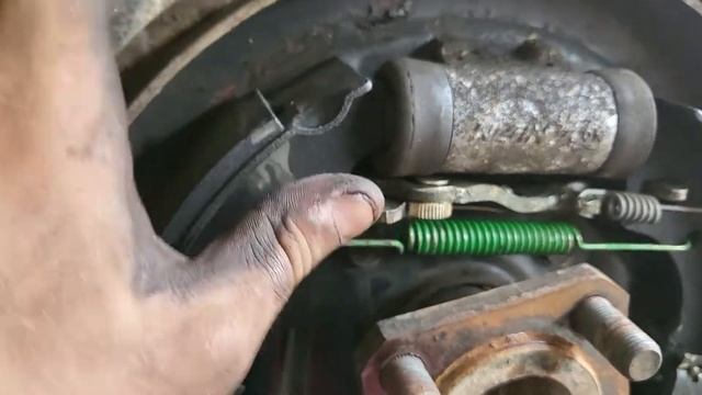 Suzuki Samurai how to adjust rear drum brakes