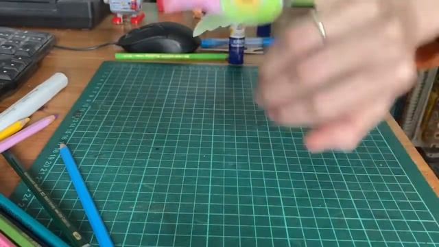 Птица на палец смотреть онлайн