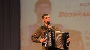 ВАЛЕРИЙ САЛЯХОВ. Заявляю: отслужил! Спою песню... про маму! Дебёсы, ЦКР, 22.12.2021. Видео: НуриСве