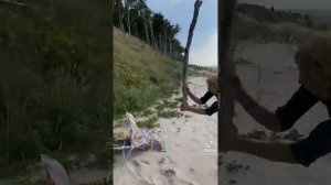 Маринка на пляже