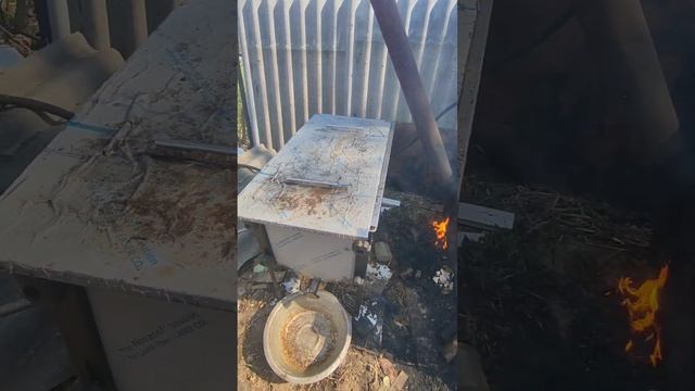 Процесс перетопки пчелиных рамок в воск. Сушь Мерва Соты как вытопить воск смотреть онлайн