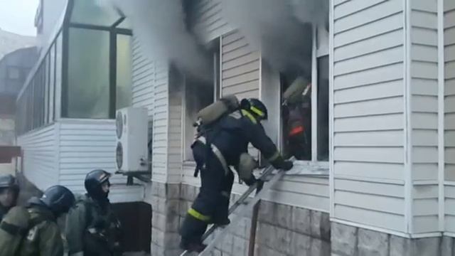 Поздравление сотрудникам и ветеранам пожарной охраны смотреть онлайн