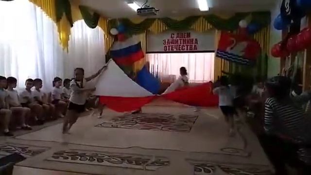 Танец с лентами - триколор "Россия"