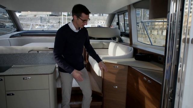 Princess F45 | Обзор от верфи Princess Yachts смотреть онлайн