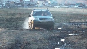Клип-песня - Лезем в грязь OFF ROAD Шевик и УАЗ.mp4