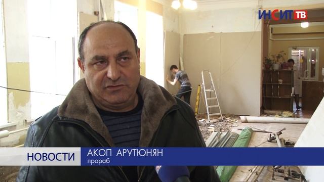 В поликлинике ремонтируют регистратуры