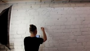 АТМОСФЕРНЫЙ РИСУНОК ДОМА НА СТЕНЕ
