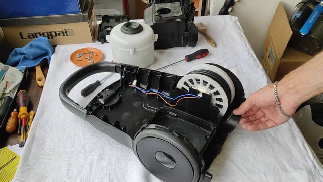 Пылесос Samsung SC8853. Полная разборка, сборка и особенности