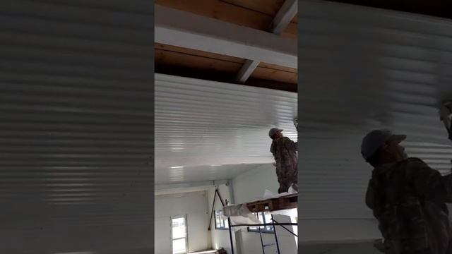 Приспособление для монтажа длинных профлистов к потолку. смотреть онлайн