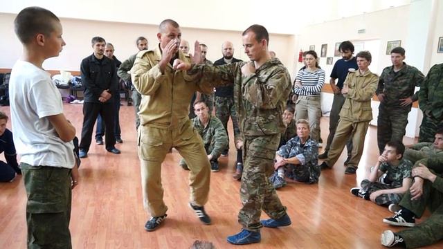 Прямой удар рукой смотреть онлайн