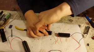 Очень мощный и простой электрошокер за час powerful stun gun