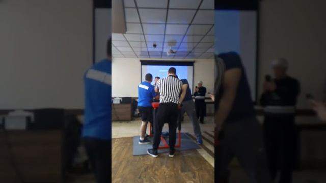 Чемпионат Харьковской области по армрестлингу 2020 финал на правую руку категория 86+ смотреть онлайн