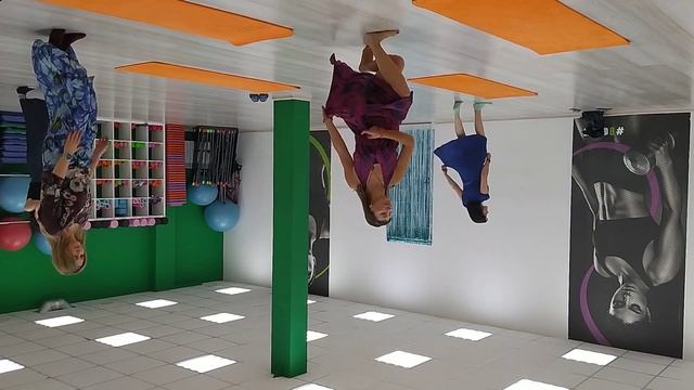 Когда стопы навсегда приклеены к танцу. Семинар "Женская осознанность" смотреть онлайн