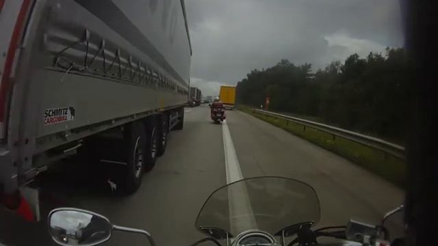 Пробка - Немецкий автобан.MOV смотреть онлайн