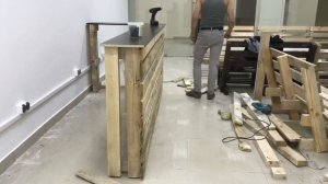 Изготовление барной стойки из поддонов и досок (не полный цикл)