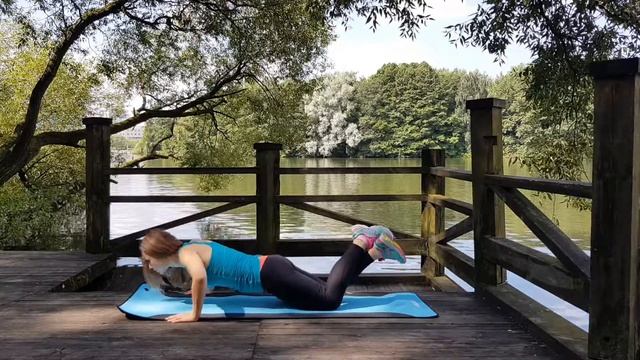 Упражнение " Отжимания с согнутыми ногами" смотреть онлайн