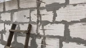 треснул фундамент и забор