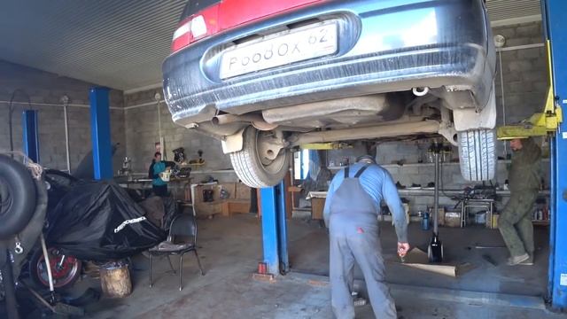 Сильный скрип в переднем правом колесе на Ваз 2110... смотреть онлайн