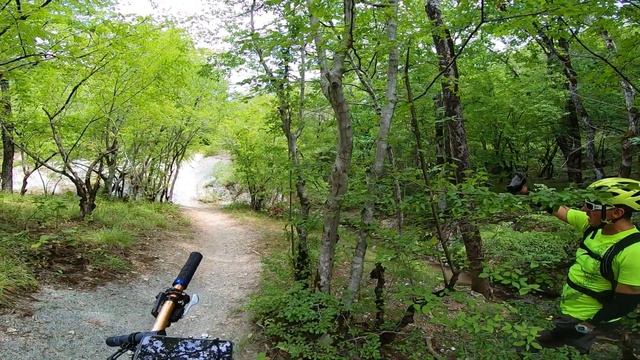 в компании с Merida eONE-SIXTY9000 Di2 Shimano EP8 ⚡️ смотреть онлайн