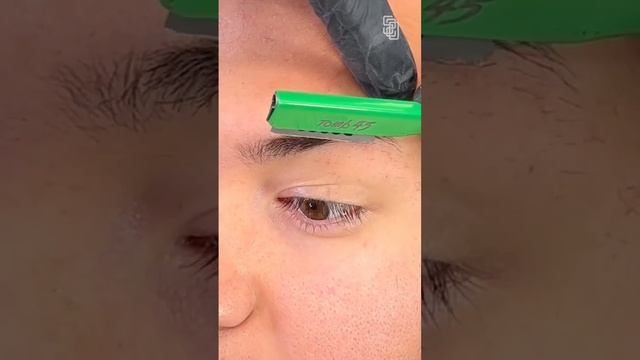 How to Do a Eyebrow Clean up / Line Up #barber #fade #haircut #barbershop