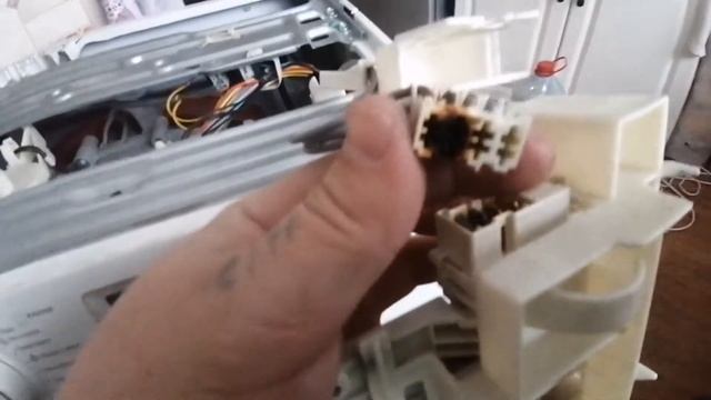 Ремонт стиральной машины. Ошибка Е-40 Electrolux.