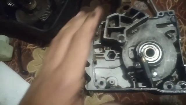 Не поступает масло на цепь в электропиле? Есть решение. смотреть онлайн