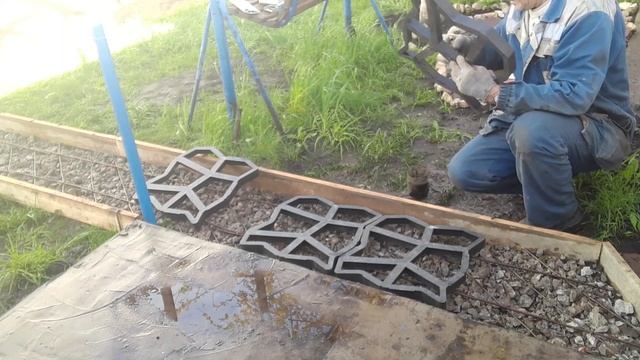 Как недорого сделать садовую дорожку