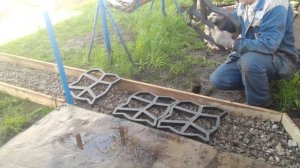 Как недорого сделать садовую дорожку