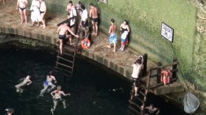 Купание в пещерах