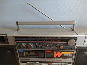 Vintage BOOMBOX Sanyo M W220K AM-FM Casette Radio-ЯПОНИЯ -МАРТ-1985 ГОД