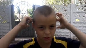 Как шевелить ушами?
