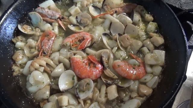 Черный рис, Черная паэлья, Arroz negro, paella negra смотреть онлайн