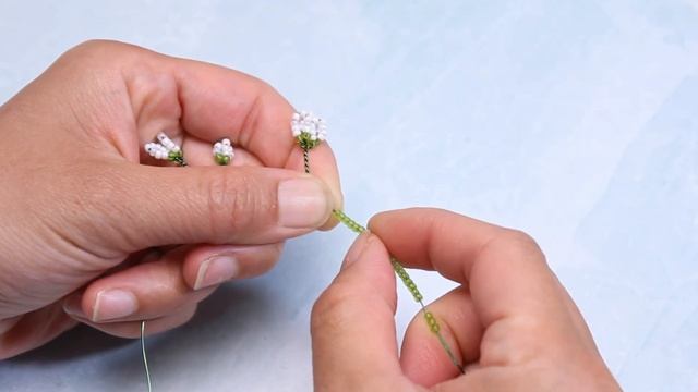 How to: French beaded baby's breath (Gypsophila) PART 1 - bead and wire flowers смотреть онлайн