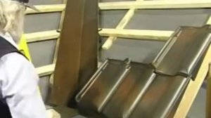 Керамическая черепица Roben. Формирование ендовы на керамической кровле Робен (часть 10 из 11)