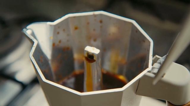 Чем отличается гейзерная кофеварка от капельной? смотреть онлайн