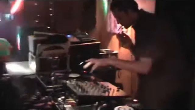 LeZarTPhoNik A l'Amazone bar, Carnac! смотреть онлайн