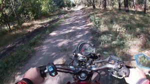 Мотоцикл Jianshe 150 через леса к дому